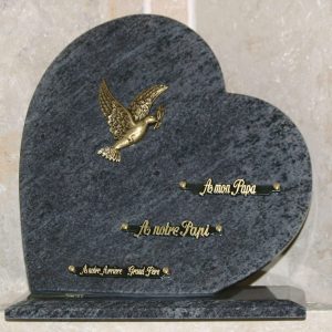 Plaque granit bleu gros cœur bronze colombe