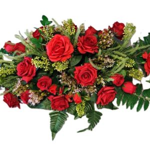 Dessus de cercueil roses rouge