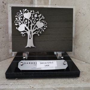 Plaque altuglass arbre avec 3 cœurs dans les branchages